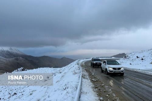 بارش برف و باران در جاده های ۲۶ استان کشور