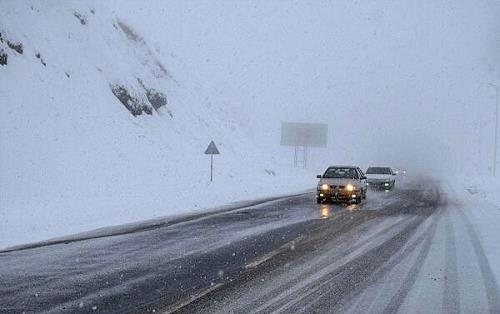 بارش برف و باران در جاده های ۹ استان کشور