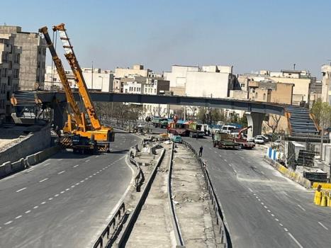 بازگشایی مسیر تردد و رفع محدودیت ها در بزرگراه شهید باقری