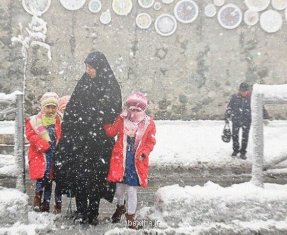 مدارس فریدونشهر به سبب بارش برف غیرحضوری است