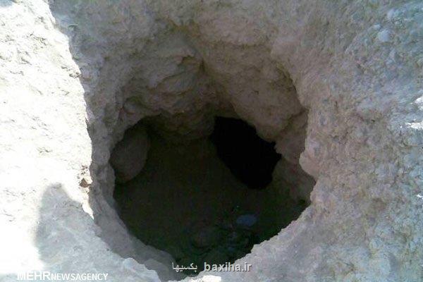 ۳ نفر به بهانه مرمت مغازه، مبادرت به حفاری بدون مجوز در هگمتانه کردند
