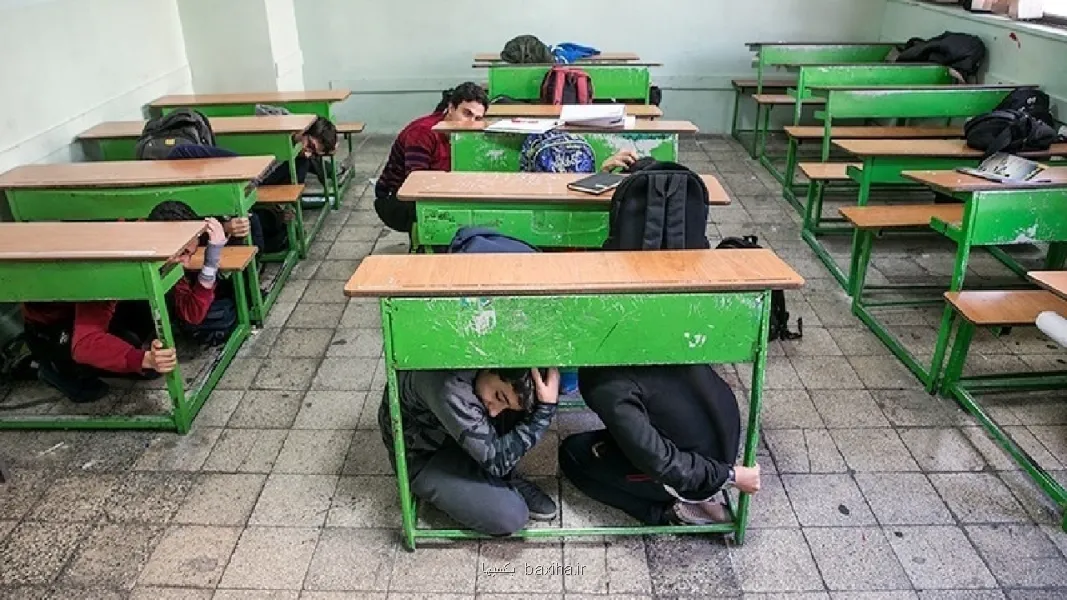 نحوه پناه گیری و خروج اضطراری هنگام زلزله ویژه دانش آموزان به علاوه فیلم