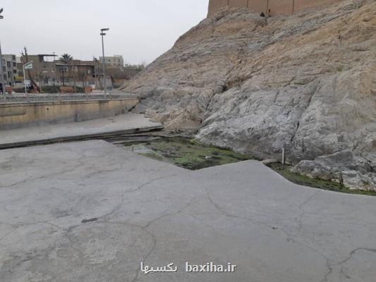 جلوگیری از شنا و شست و شوی فرش در چشمه علی
